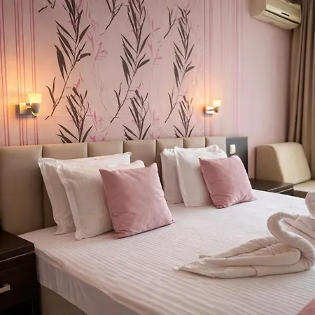 Ancora Hotel 2*